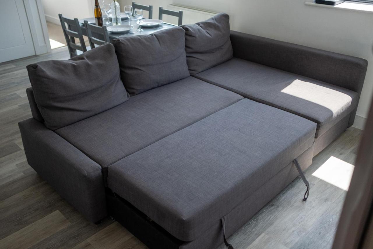 Modern One Bedroom Apartment In Town Centre & 4 Min To The Beach บอร์นมัธ ภายนอก รูปภาพ